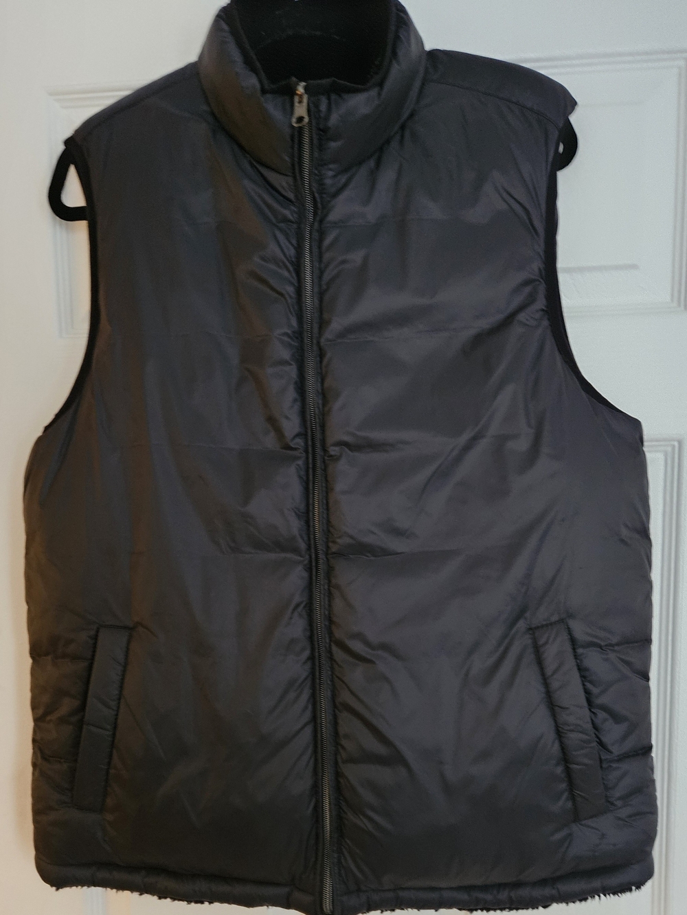 Reversible Men's Black Quilted Puffer Vest. Plush On The Other Side. Size M.